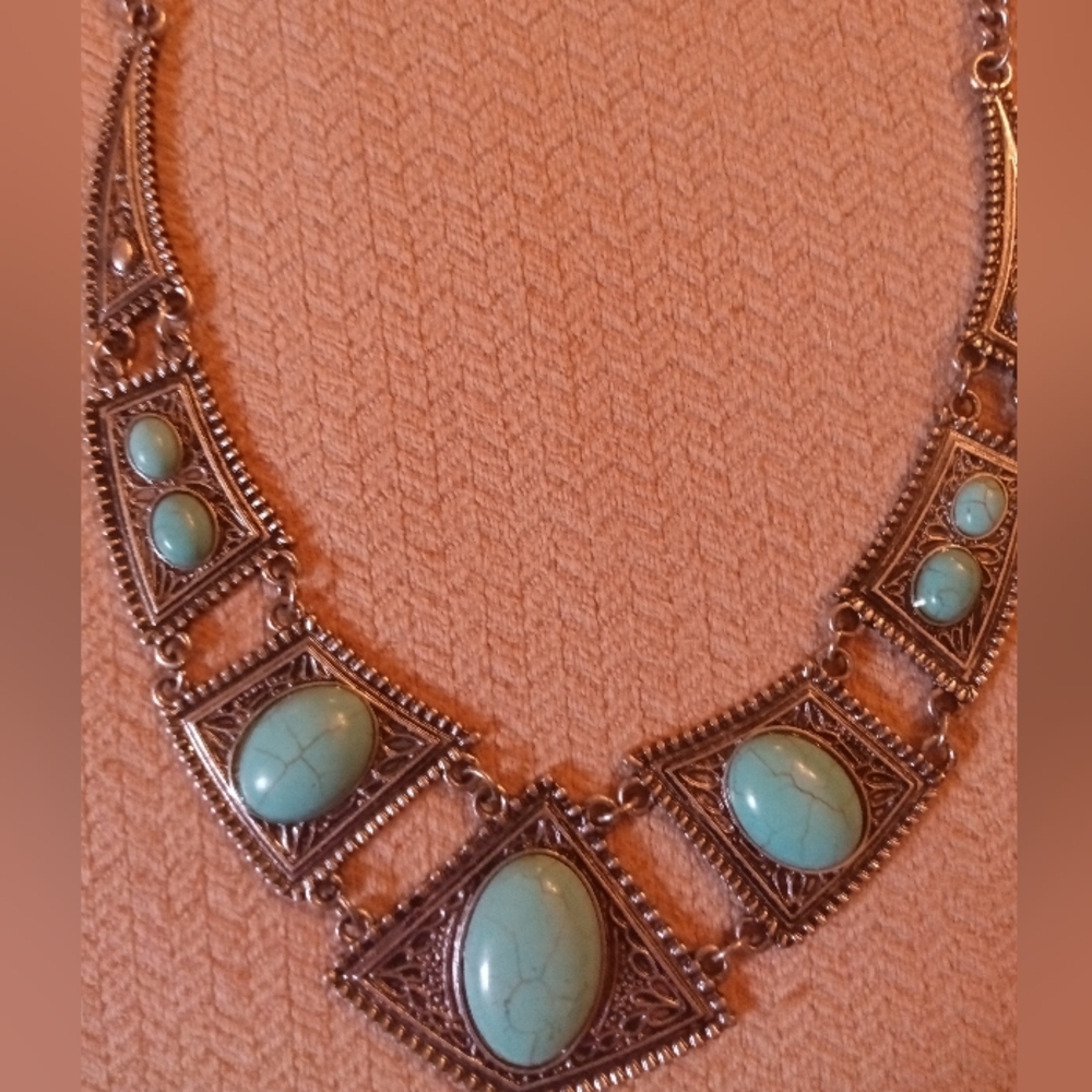 Beautiful Faux Turquoise Choker